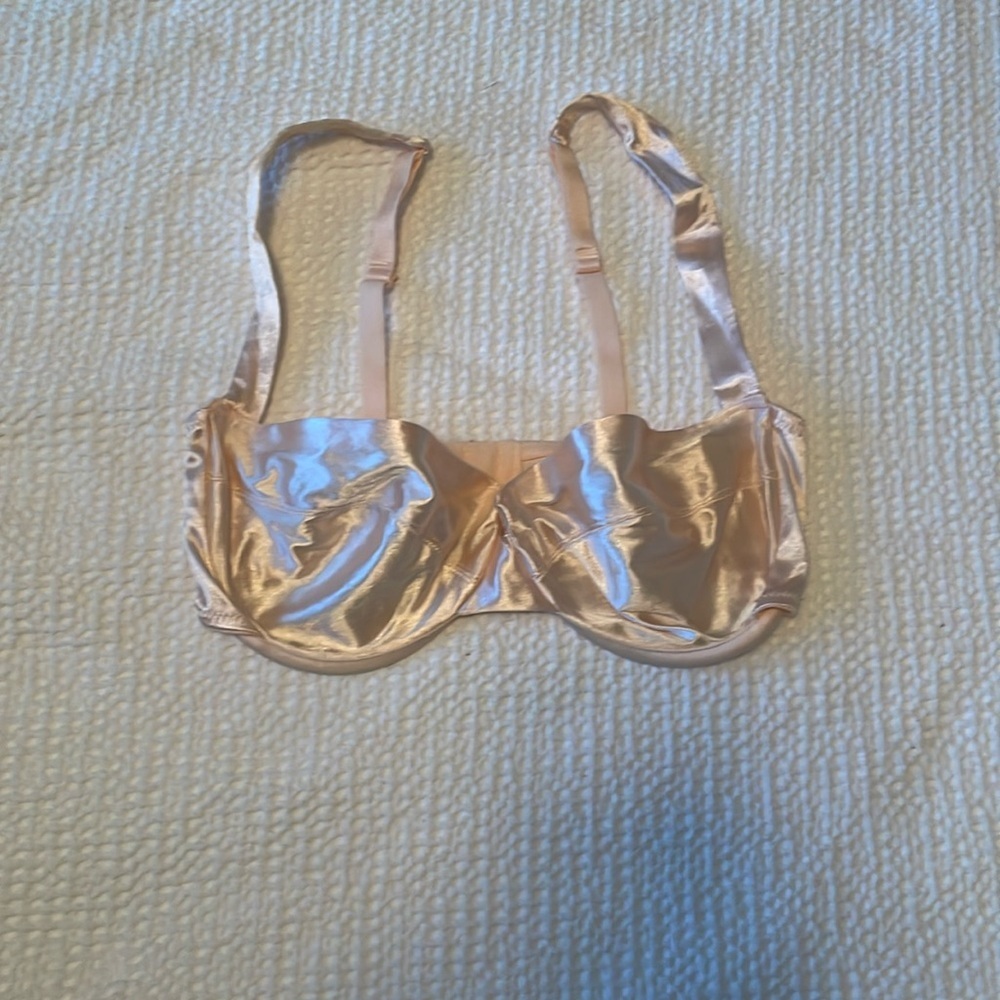 EUC Vintage Victorias Secret Second Skin Satin Bra 36C​​